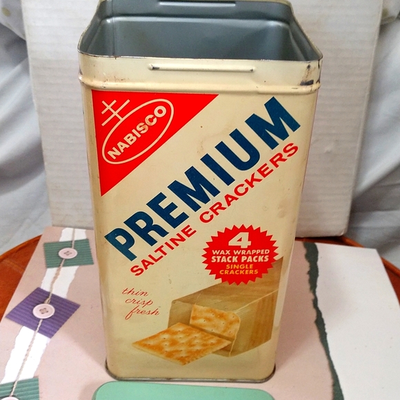 Vintage 1969 Metal Canister Nabisco Premium Saltine Crackers Tin Box - Picture 10 of 16